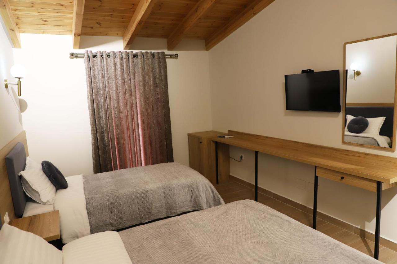 Mili Hotel Berat Exterior photo