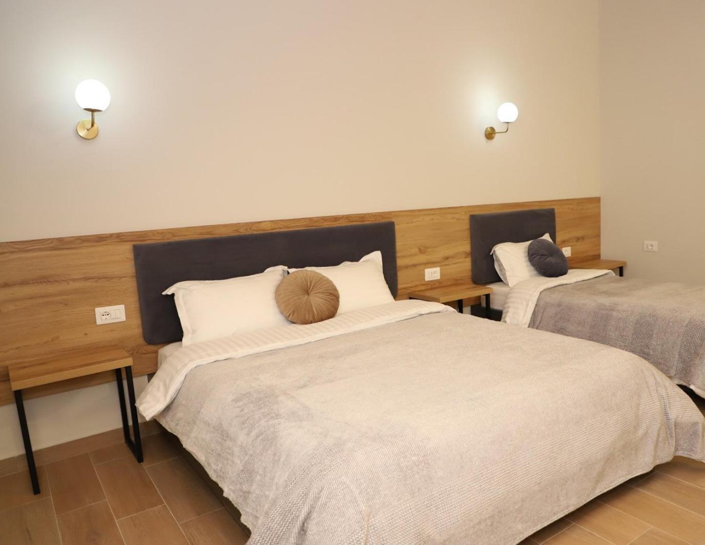 Mili Hotel Berat Exterior photo