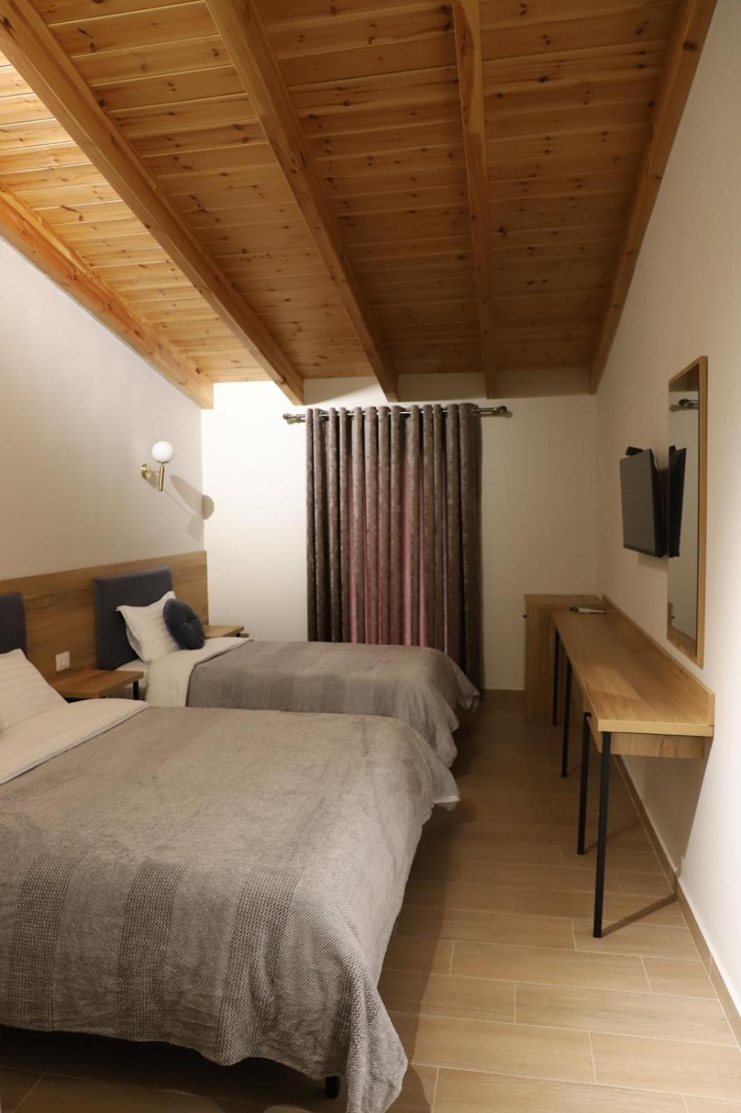 Mili Hotel Berat Exterior photo